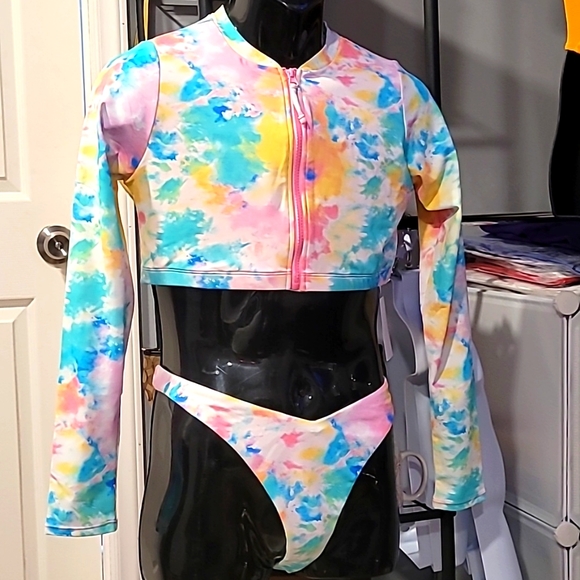 2 PIECE BATHING SUIT - Picture 2 of 3